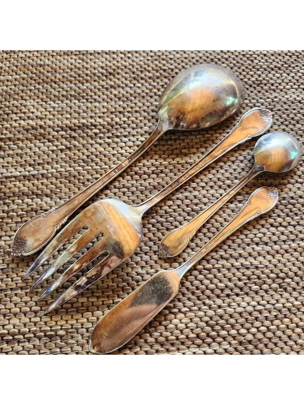 1847 Rogers Bros REMEMBRANCE Serving Casserole Fork Sugar Butter Silver Plate